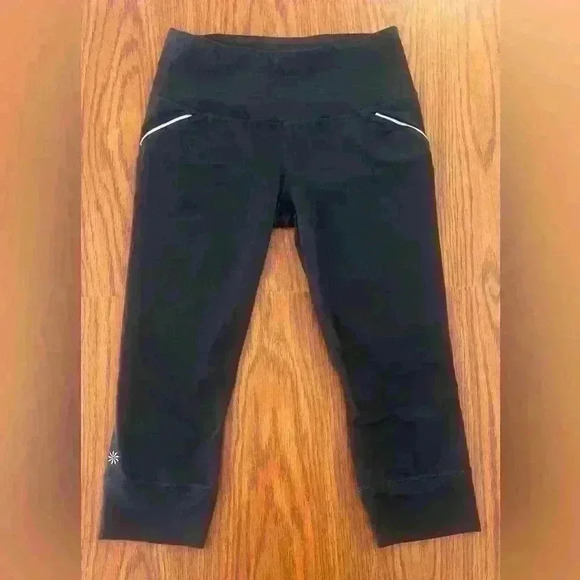Athleta Women's Leggings Size Small Dark Black Workout Waist 26" Inseam 21" - Picture 1 of 5